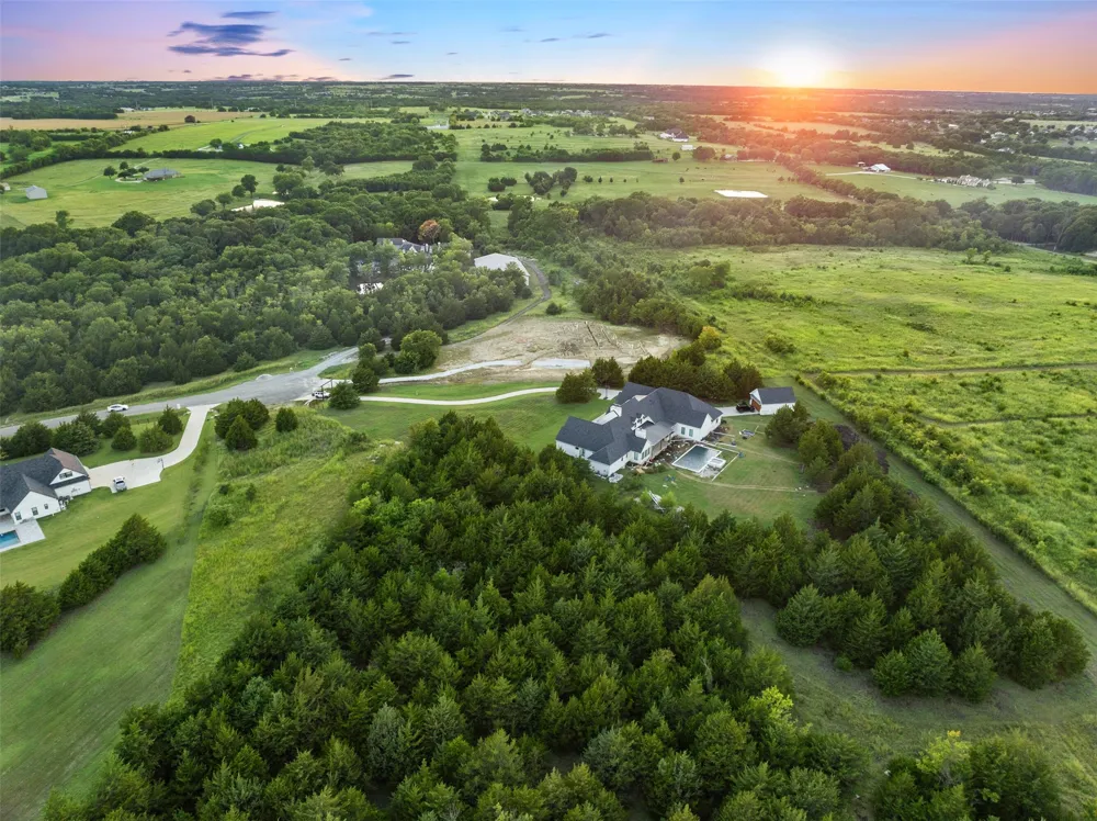 2612 Stonewall Lane Van Alstyne, TX 75495
