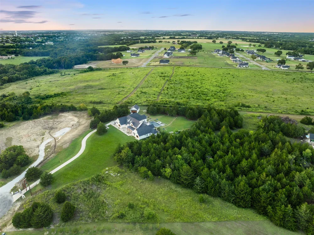 2612 Stonewall Lane Van Alstyne, TX 75495
