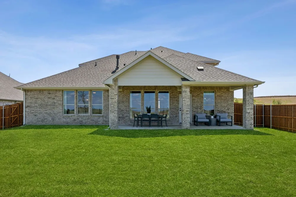 962 Richard Pittmon Drive DeSoto, TX 75115