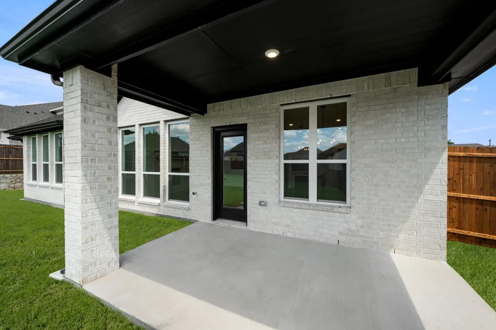 962 Richard Pittmon Drive DeSoto, TX 75115