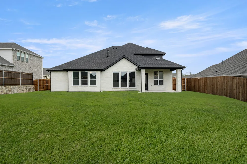 962 Richard Pittmon Drive DeSoto, TX 75115