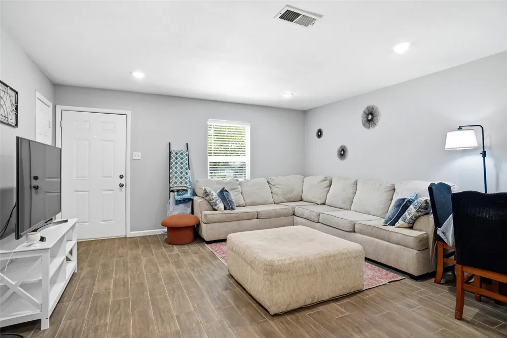 436 Arthur Drive Hurst, TX 76053