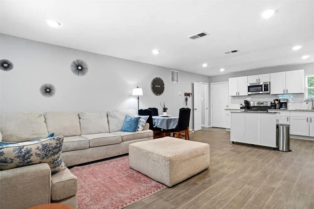 436 Arthur Drive Hurst, TX 76053