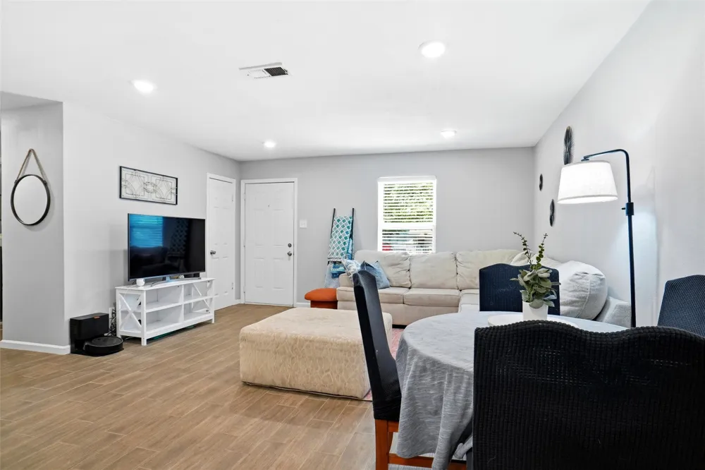 436 Arthur Drive Hurst, TX 76053