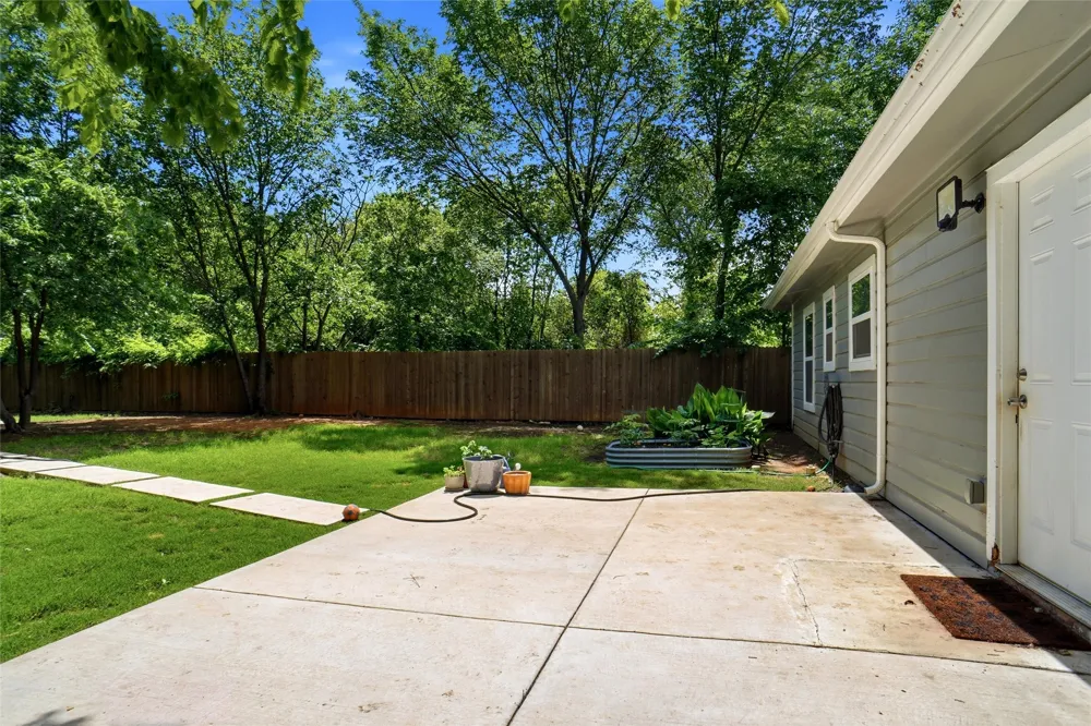 436 Arthur Drive Hurst, TX 76053