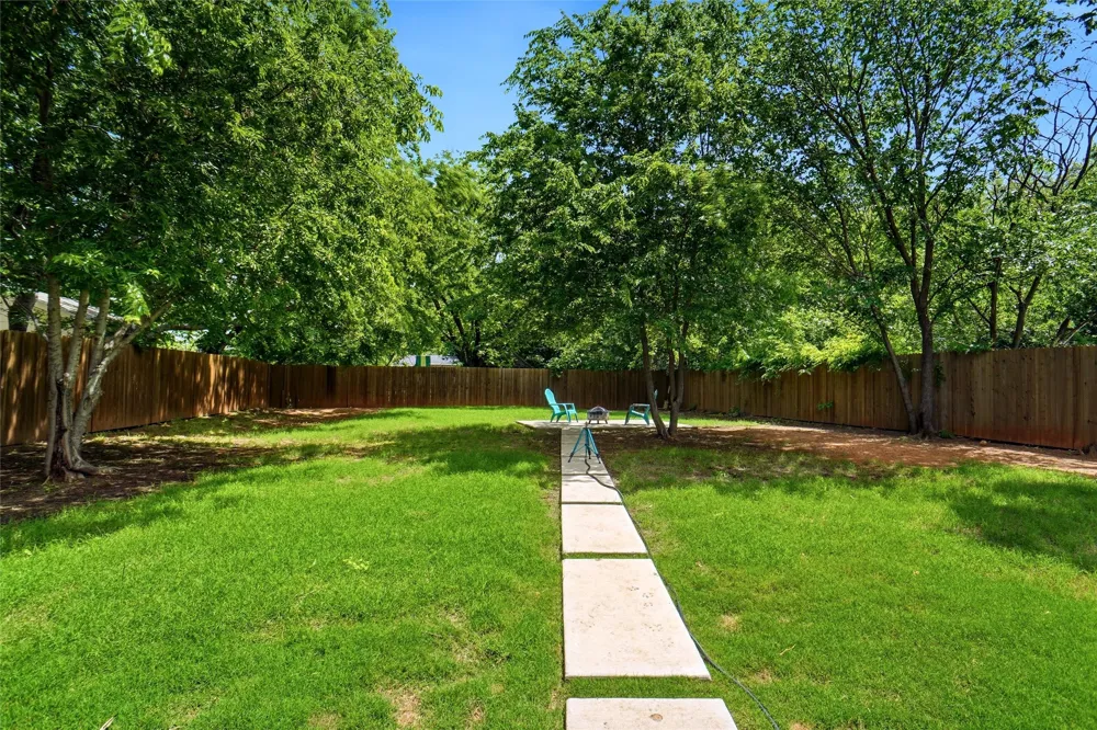 436 Arthur Drive Hurst, TX 76053