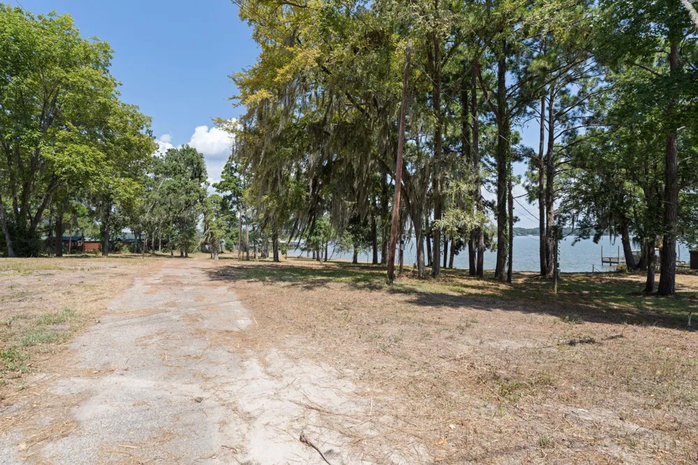 Shawnee Drive Onalaska, TX 77360