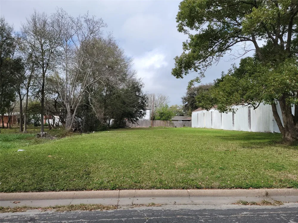 410 8th Avenue North Texas City, TX 77590