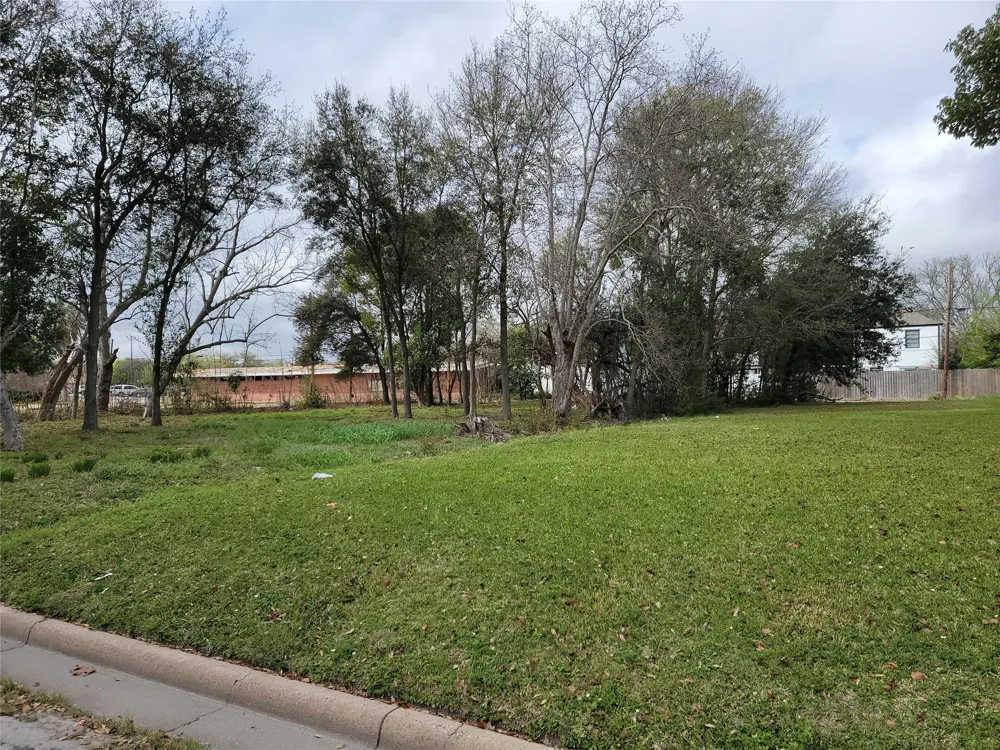 410 8th Avenue North Texas City, TX 77590
