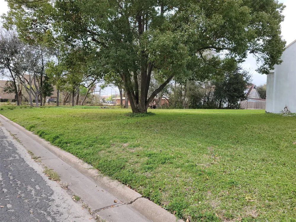 410 8th Avenue North Texas City, TX 77590