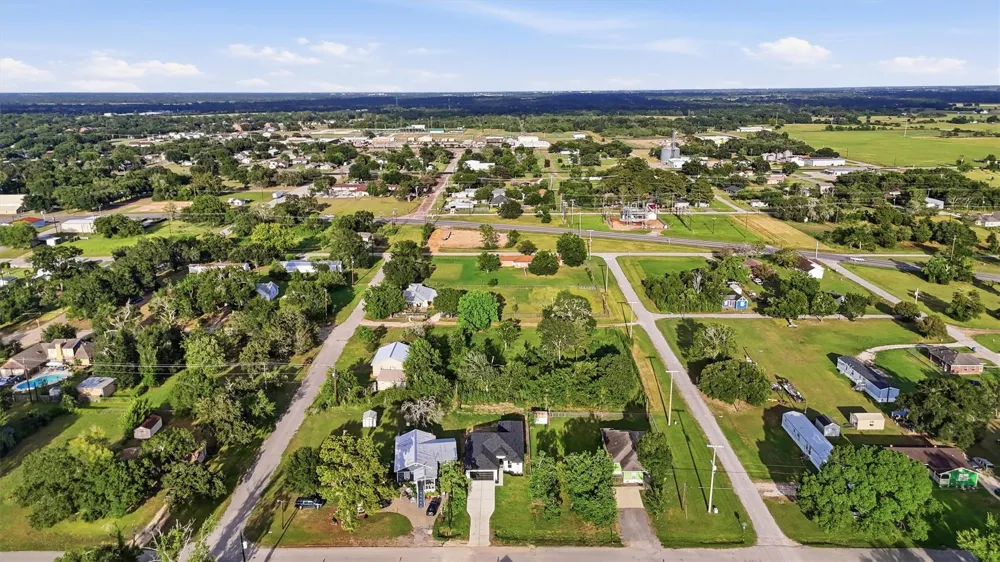 2522 16th Street Hempstead, TX 77445