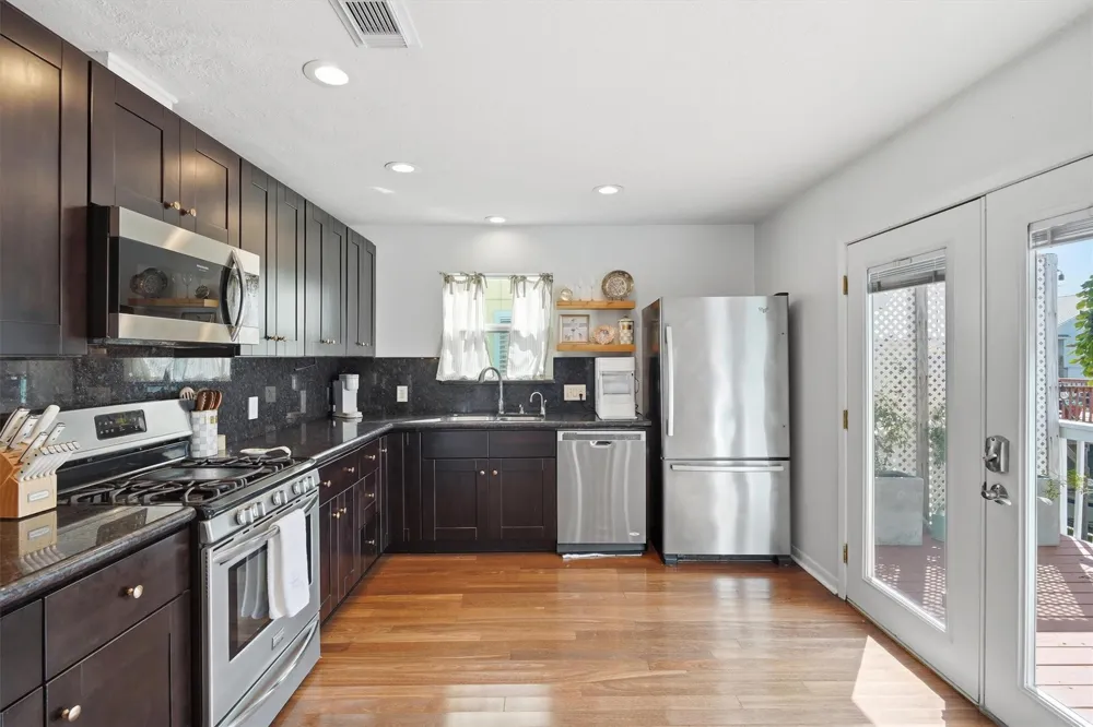 1078 Redfish Street Bayou Vista, TX 77563