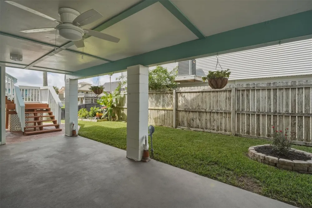 1078 Redfish Street Bayou Vista, TX 77563