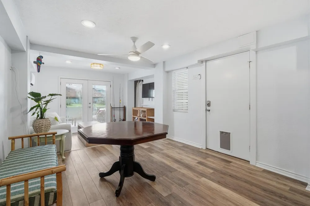 1078 Redfish Street Bayou Vista, TX 77563