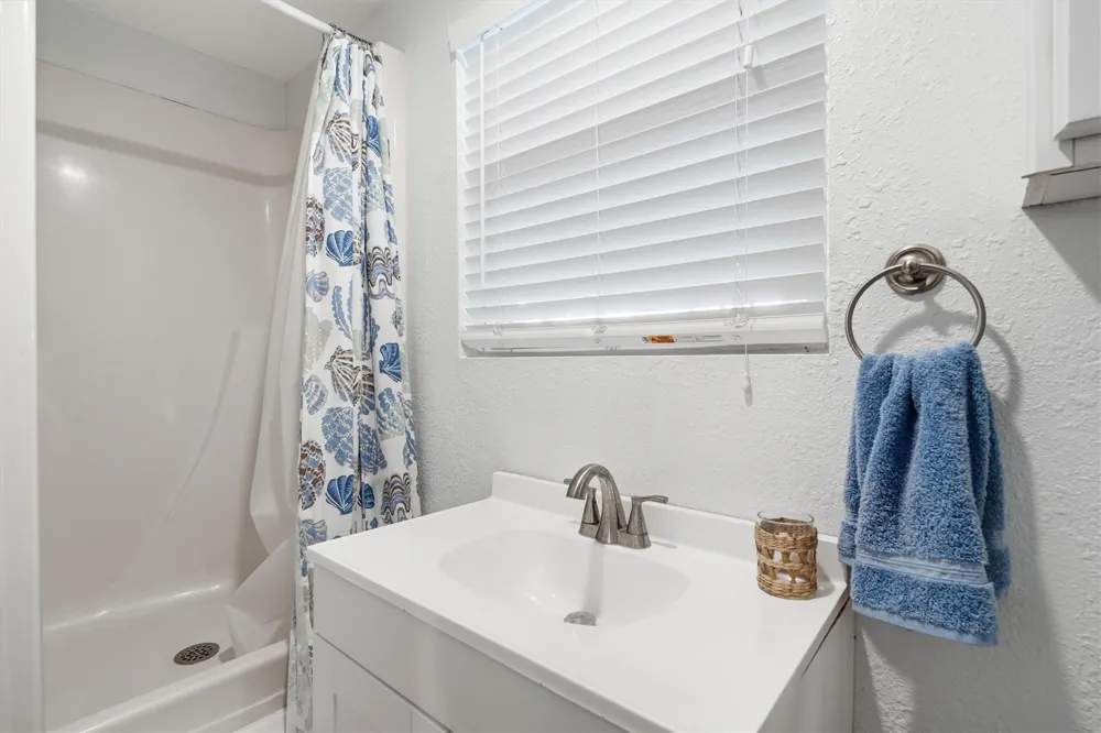 1078 Redfish Street Bayou Vista, TX 77563