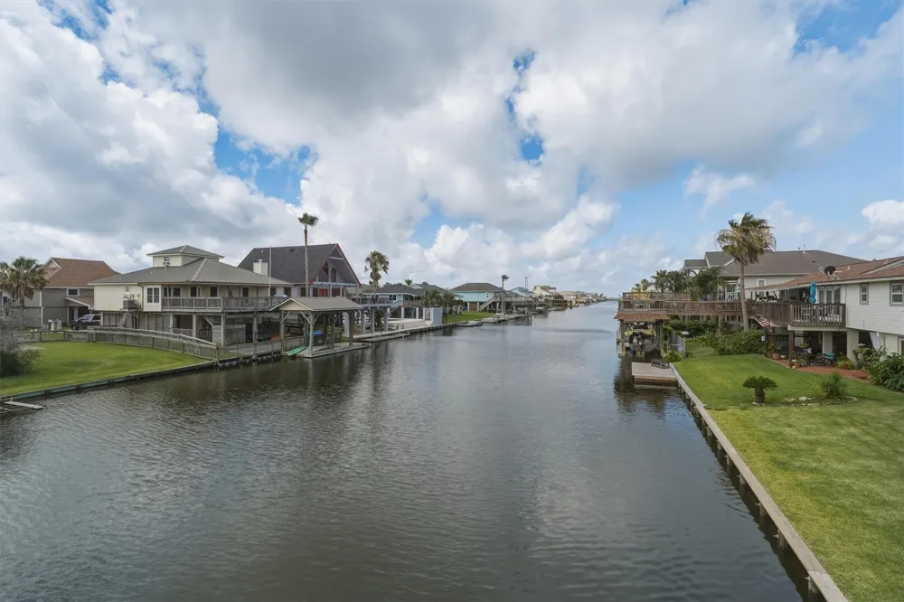 1078 Redfish Street Bayou Vista, TX 77563
