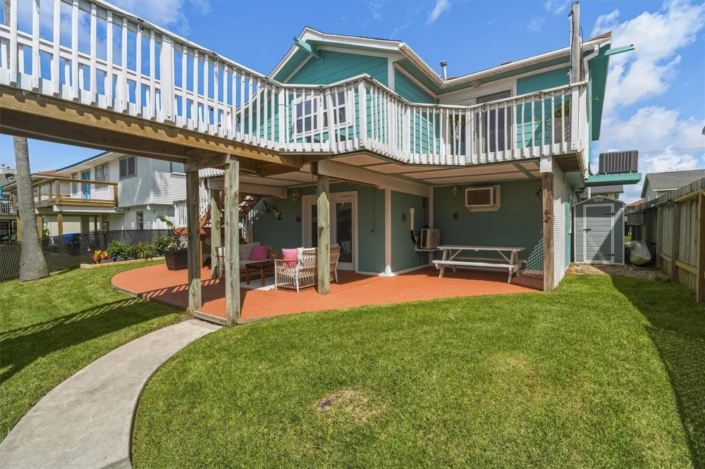1078 Redfish Street Bayou Vista, TX 77563