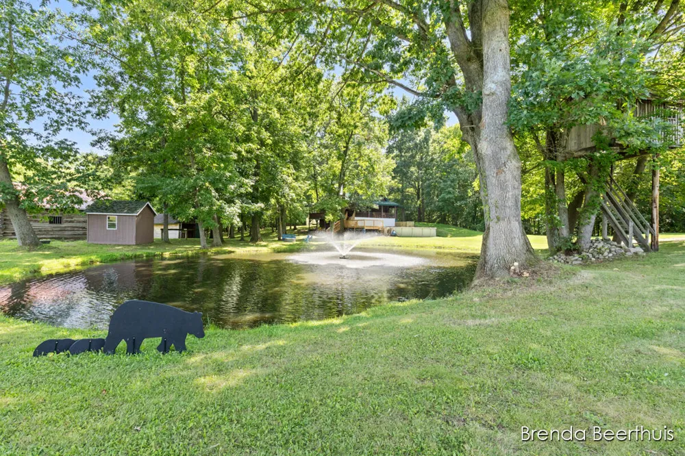 11301 108th Street SE Freeport, MI 49325
