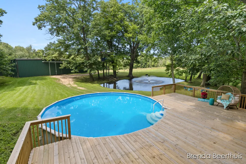 11301 108th Street SE Freeport, MI 49325