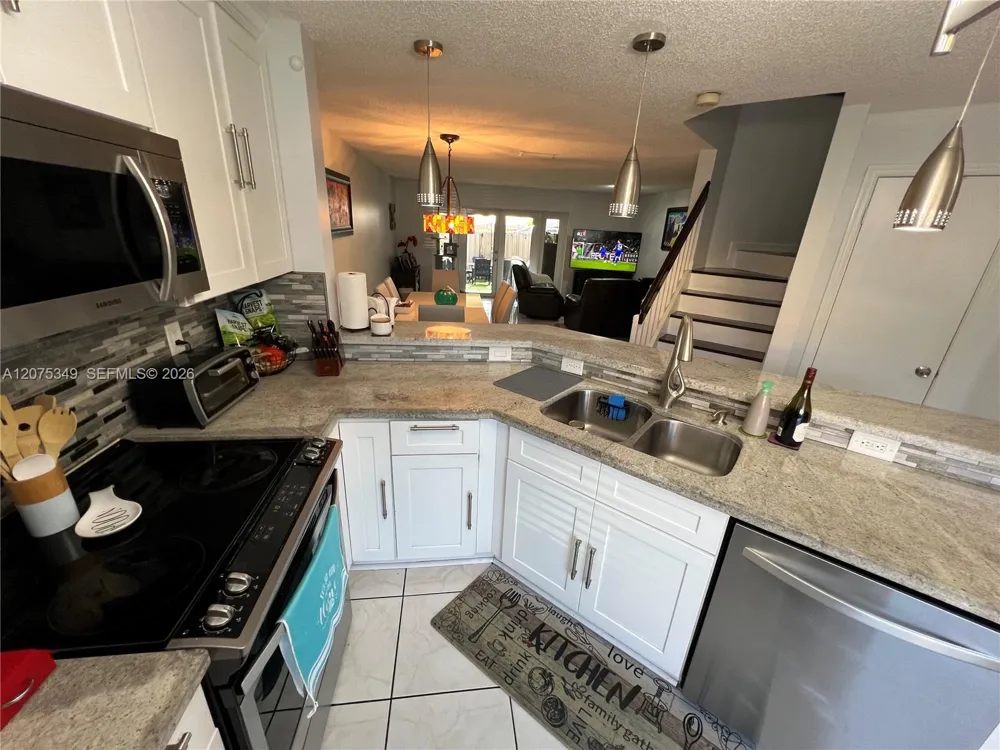 5214 NW 190th St Miami Gardens, FL 33055