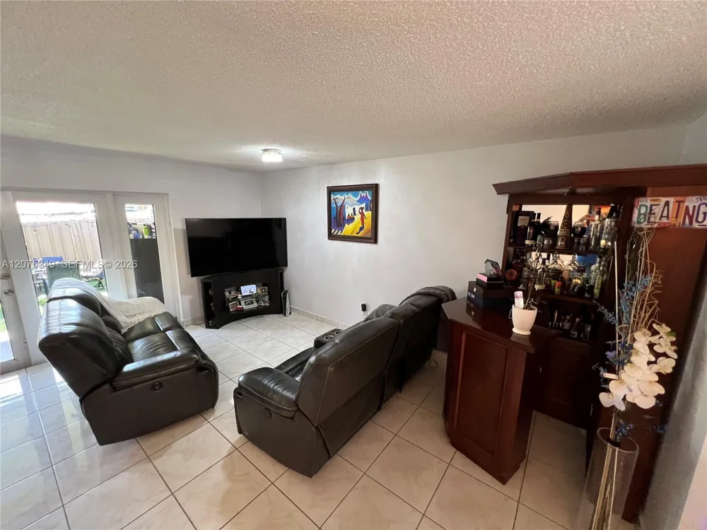 5214 NW 190th St Miami Gardens, FL 33055