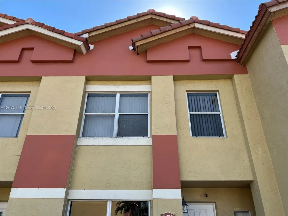 5214 NW 190th St Miami Gardens, FL 33055