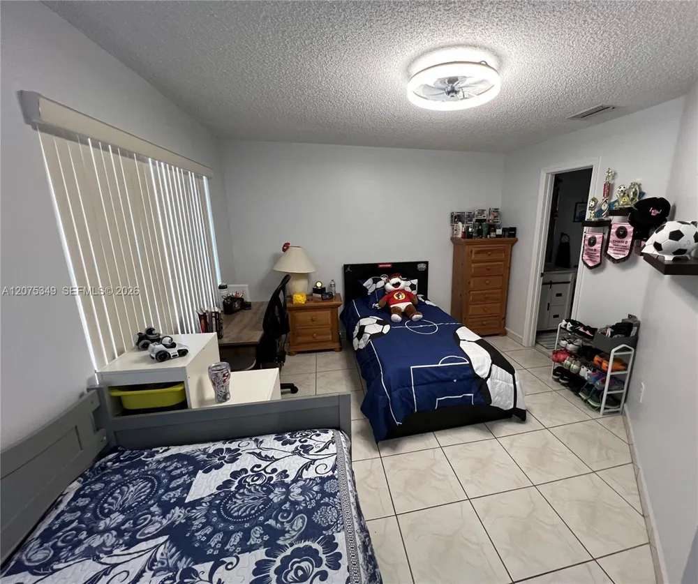 5214 NW 190th St Miami Gardens, FL 33055