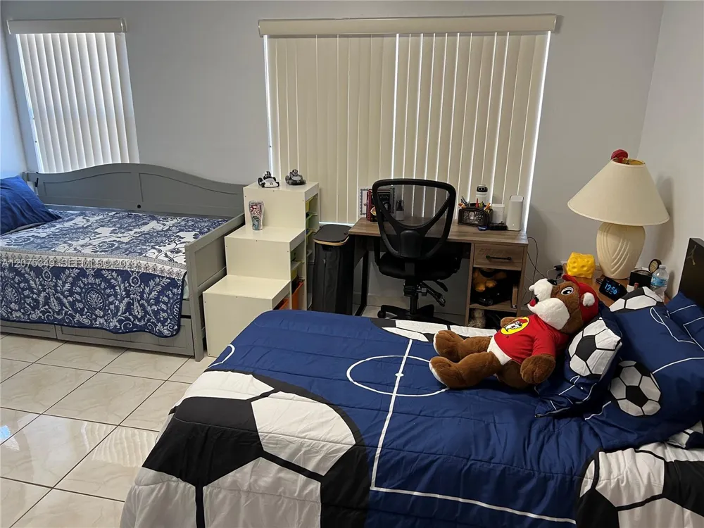 5214 NW 190th St Miami Gardens, FL 33055
