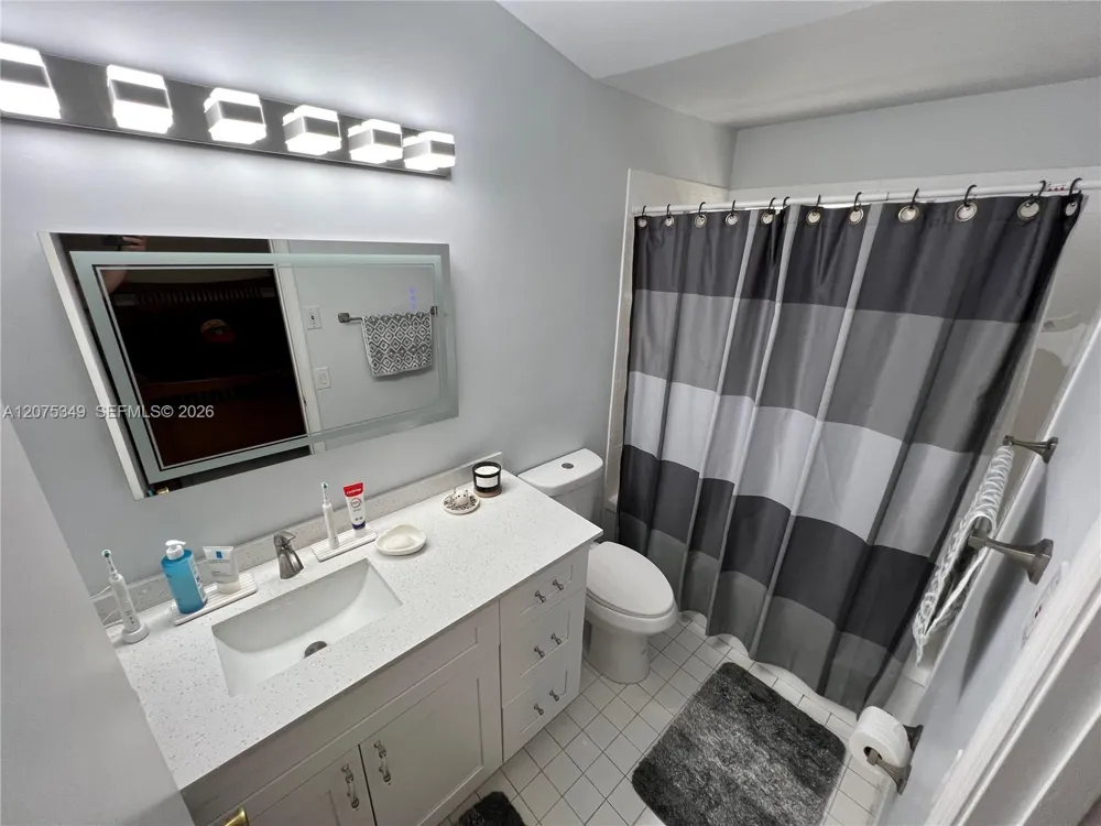 5214 NW 190th St Miami Gardens, FL 33055