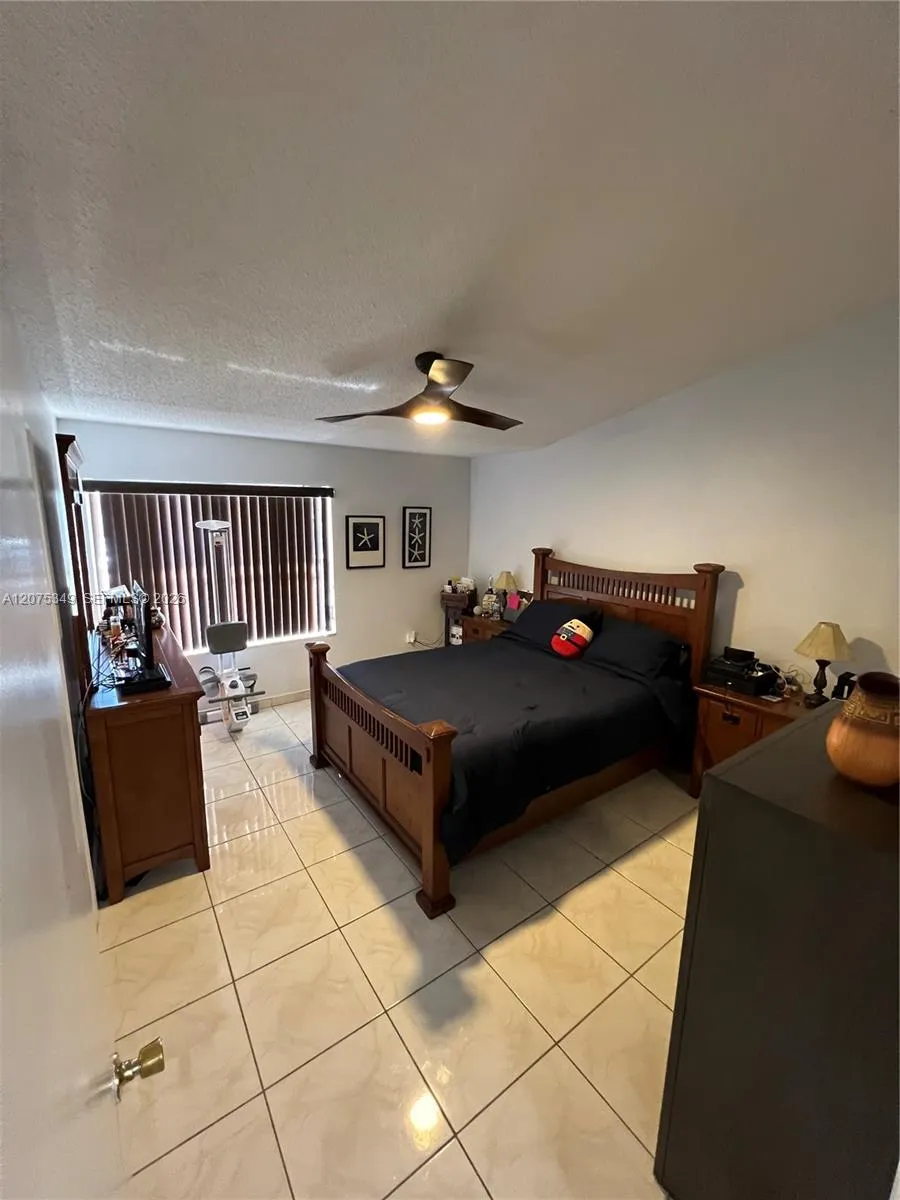 5214 NW 190th St Miami Gardens, FL 33055