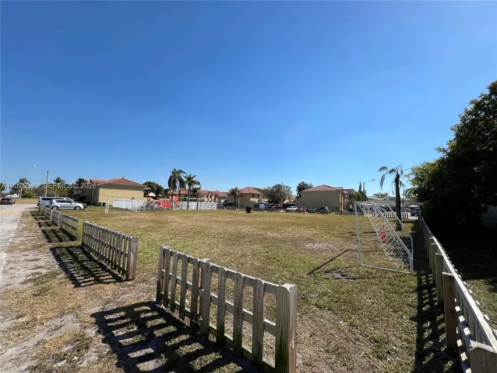 5214 NW 190th St Miami Gardens, FL 33055