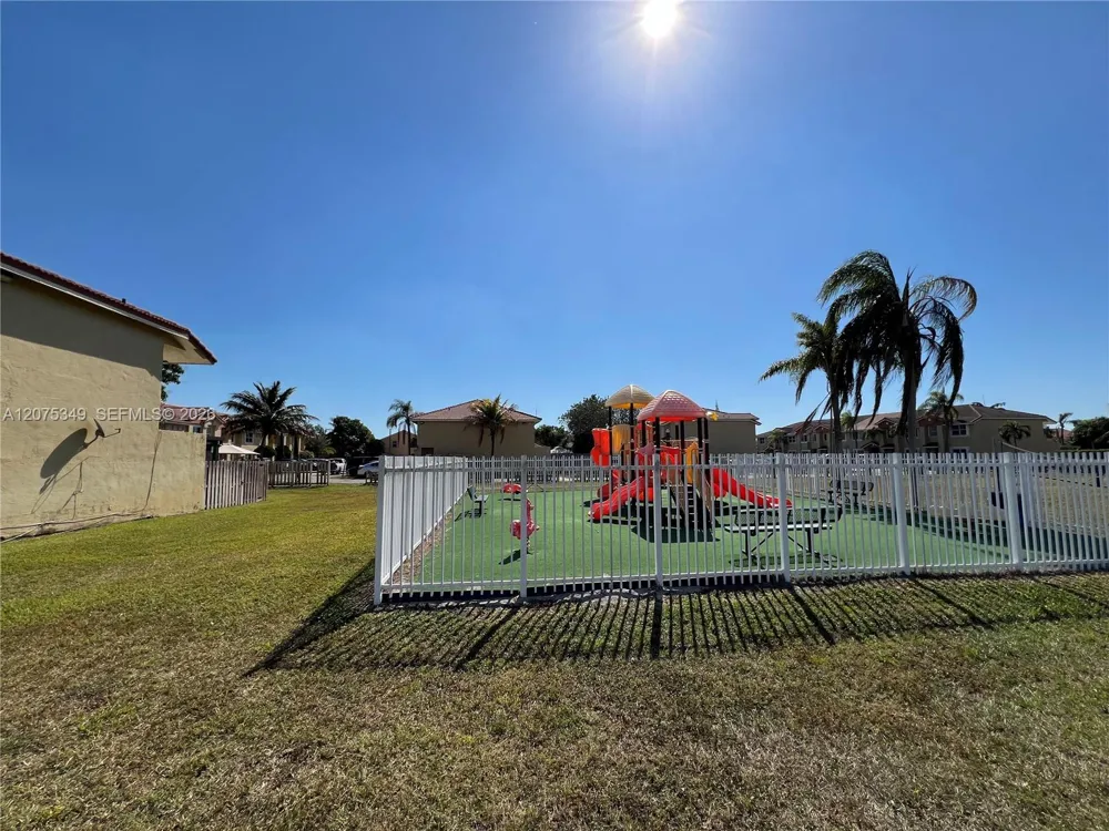 5214 NW 190th St Miami Gardens, FL 33055