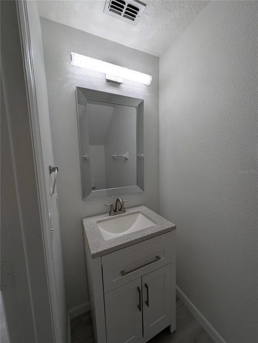 2203 CHATHAM PLACE Orlando, FL 32824