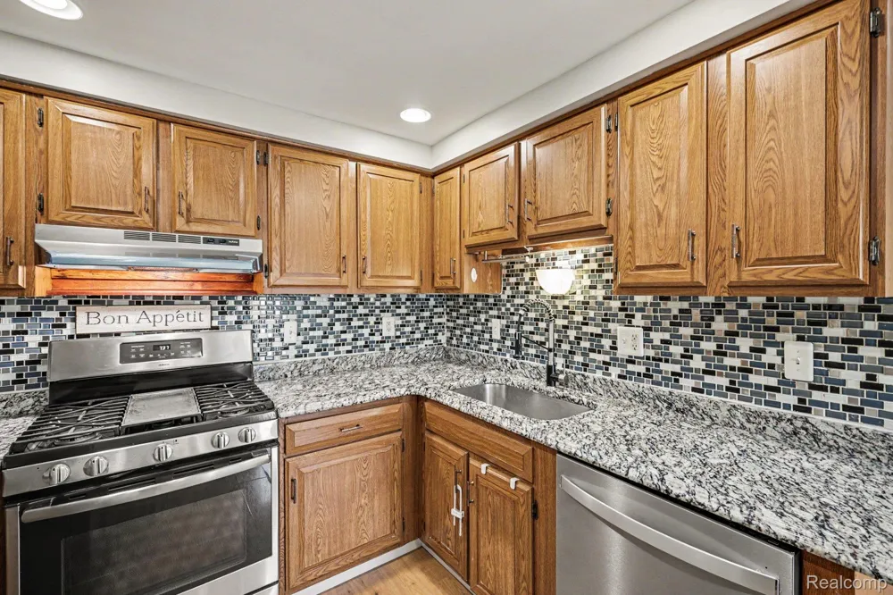 24483 Bashian Drive Novi City, MI 48375