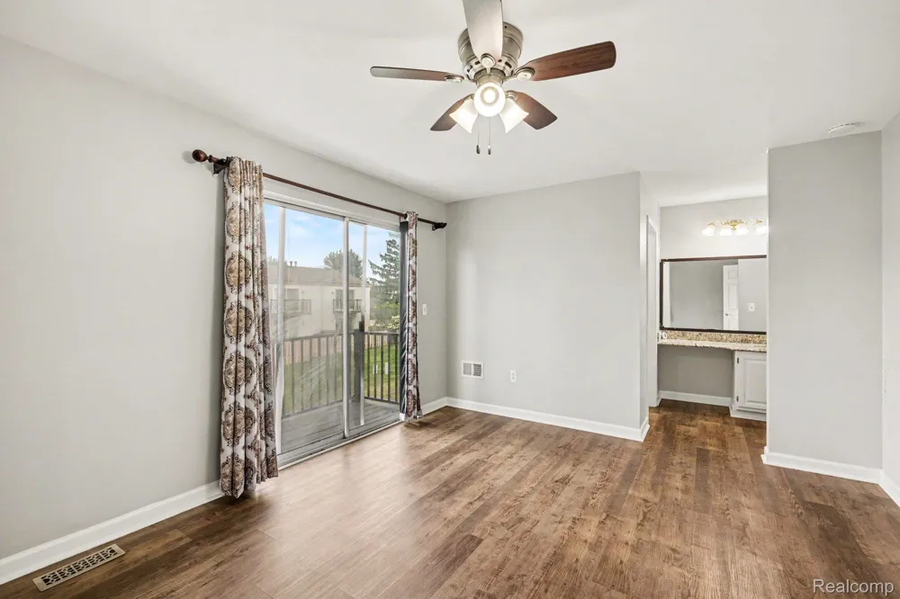 24483 Bashian Drive Novi City, MI 48375