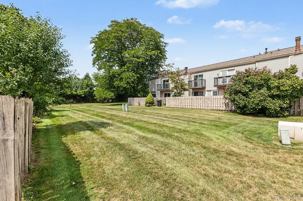 24483 Bashian Drive Novi City, MI 48375