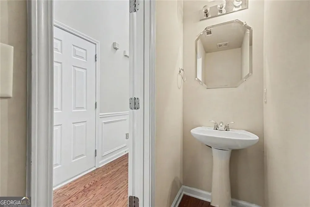 372 Creek MNR Suwanee, GA 30024