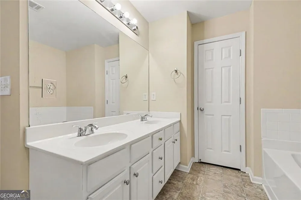 372 Creek MNR Suwanee, GA 30024