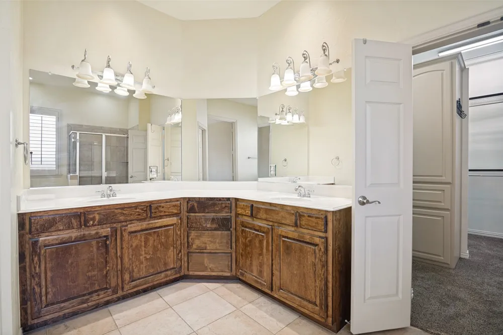 522 Oakhurst Drive Murphy, TX 75094