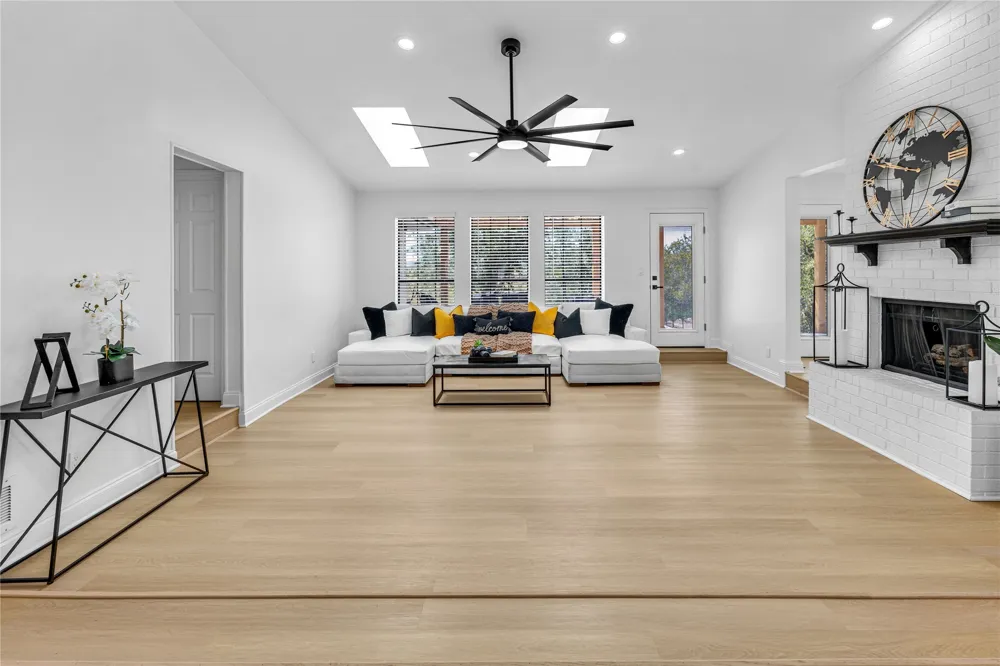 4044 Dorris Road Irving, TX 75038