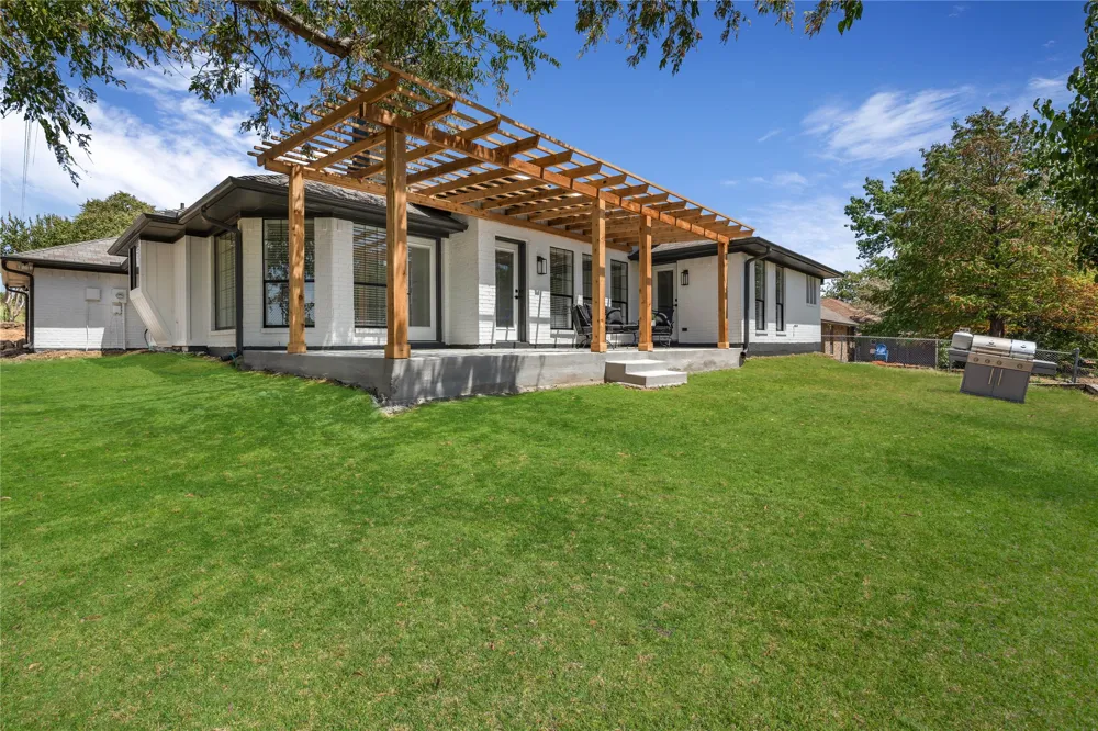 4044 Dorris Road Irving, TX 75038