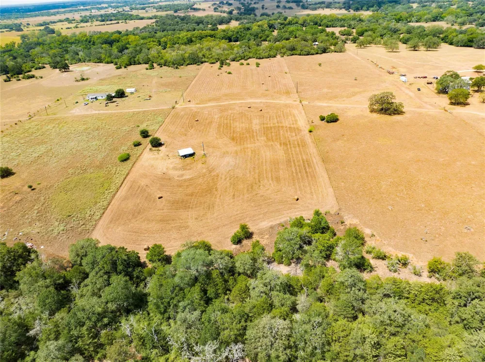 710 County Road 211a Hallettsville, TX 77964