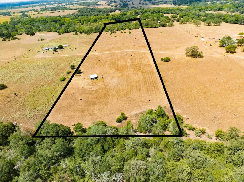 710 County Road 211a Hallettsville, TX 77964