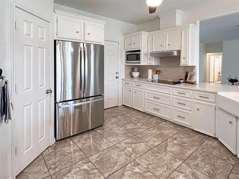 626 Sunset Trail Angleton, TX 77515