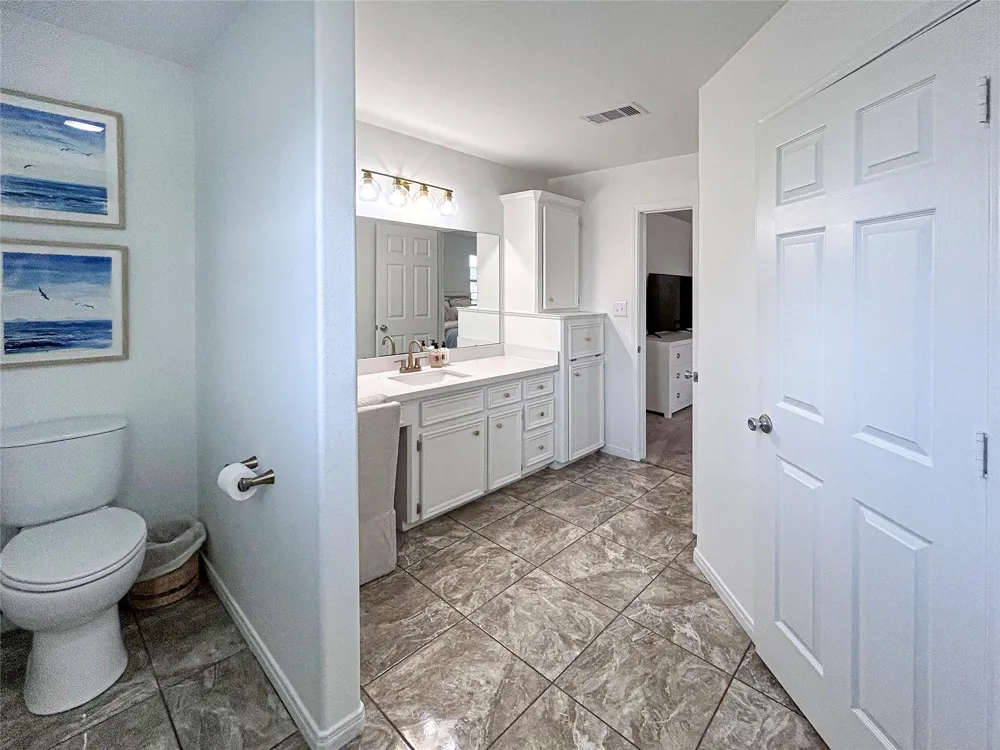 626 Sunset Trail Angleton, TX 77515