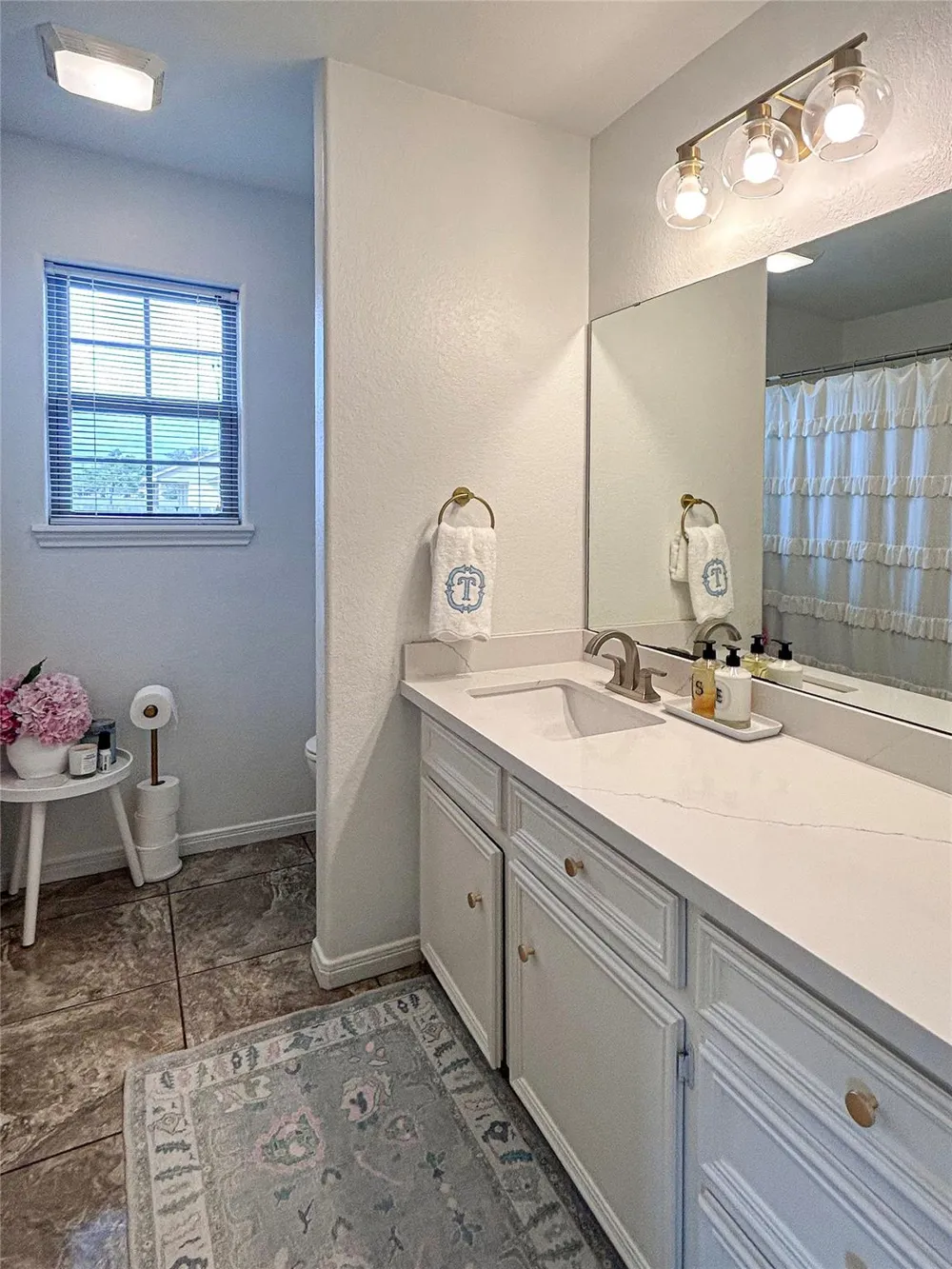 626 Sunset Trail Angleton, TX 77515