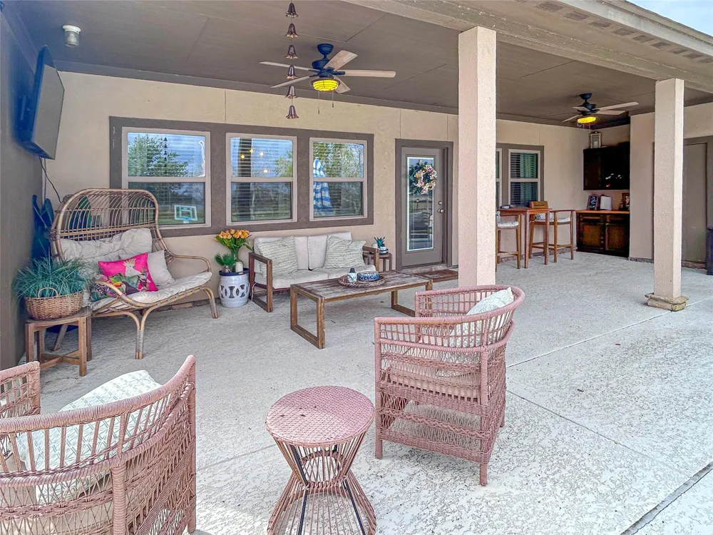 626 Sunset Trail Angleton, TX 77515