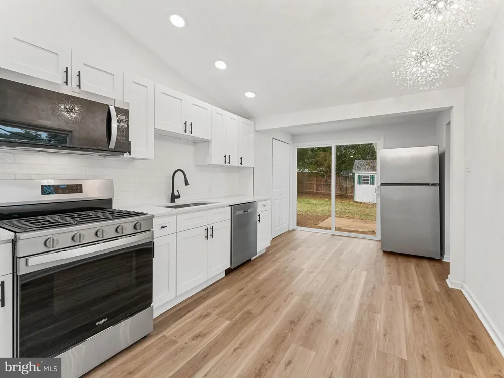 46 INDIAN QUEEN LANE Maple Shade, NJ 08052