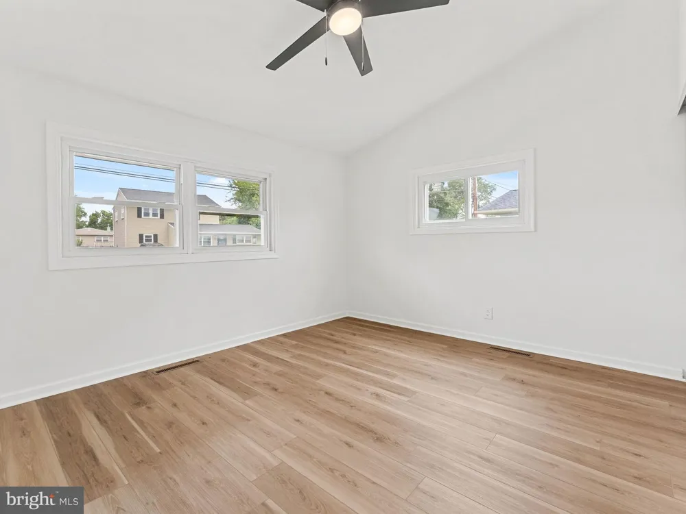 46 INDIAN QUEEN LANE Maple Shade, NJ 08052