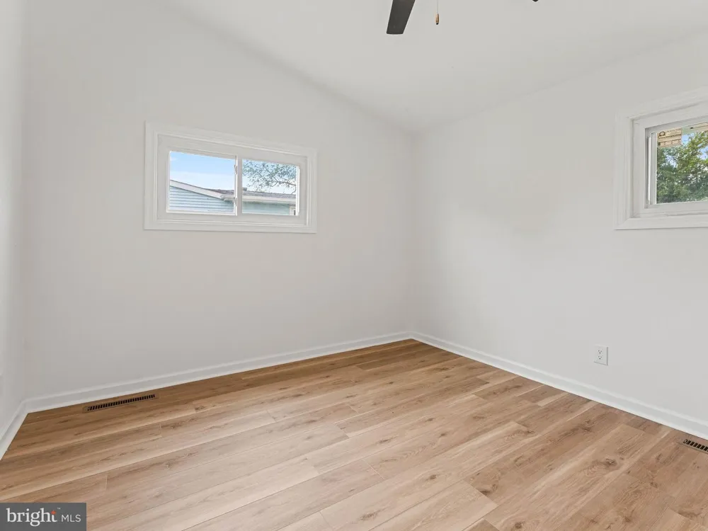 46 INDIAN QUEEN LANE Maple Shade, NJ 08052